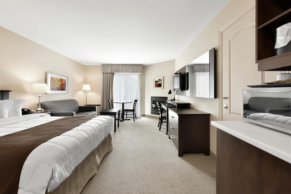 Room, 1 Queen Bed, Patio, Ground Floor photo 3