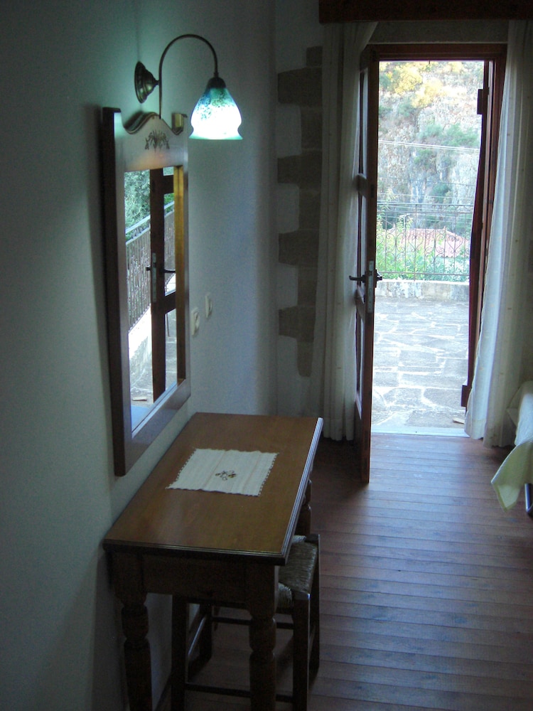 Superior Apartment, 2 Bedrooms, Balcony (Eftychia) photo 3