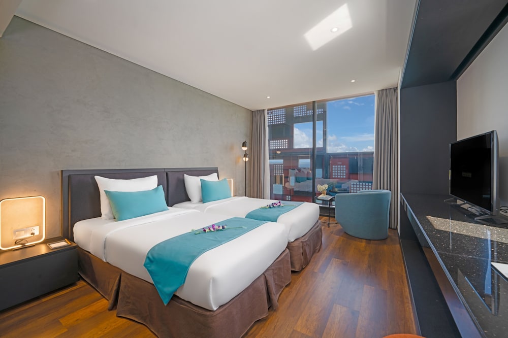 Premier Twin Room with Sea View photo 2