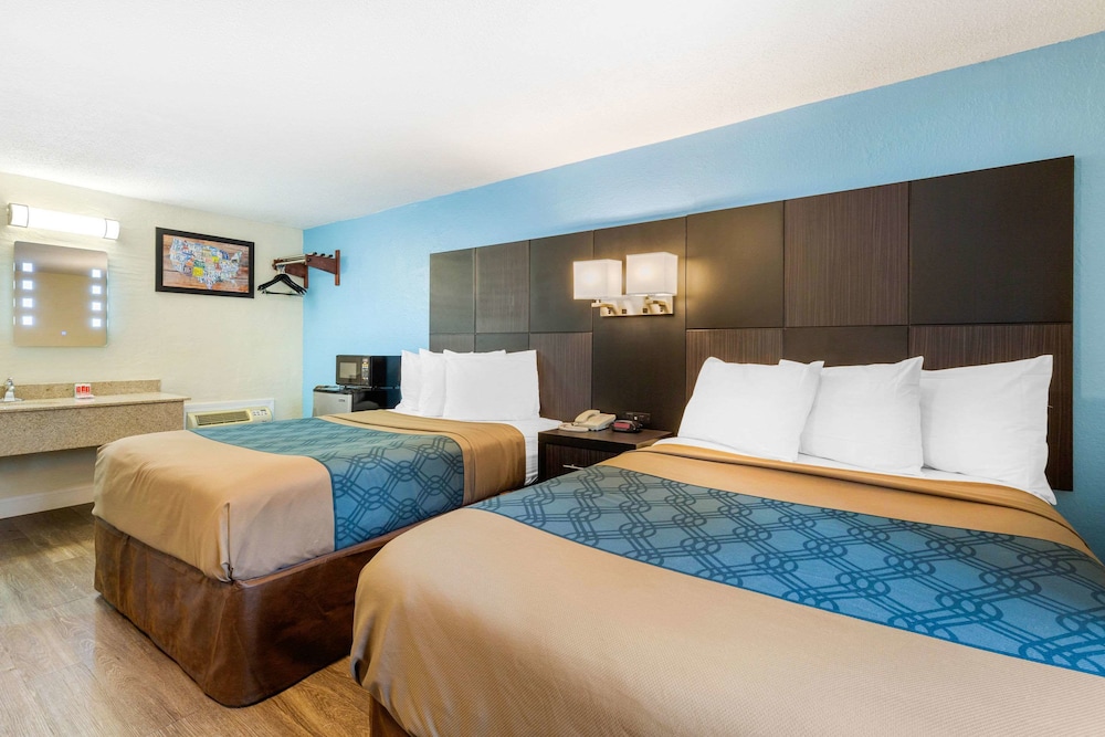 Standard Double Room, 2 Double Beds, Non Smoking - Photo 1