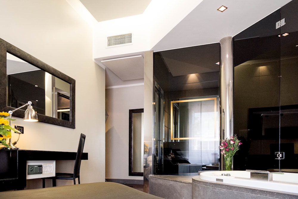 Junior Suite, Jetted Tub photo 2