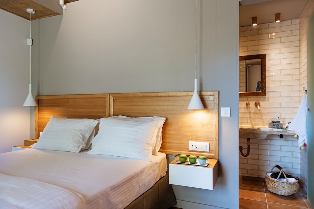 Deluxe Studio Suite, Garden View (Cephalus)