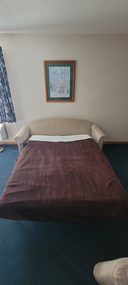 Deluxe Room, 1 King Bed, Jetted Tub photo 2
