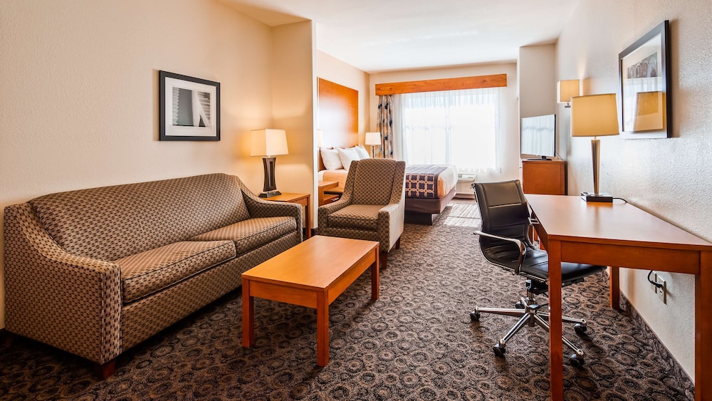 Suite, 1 King Bed, Accessible, Bathtub (with Sofabed) photo 1