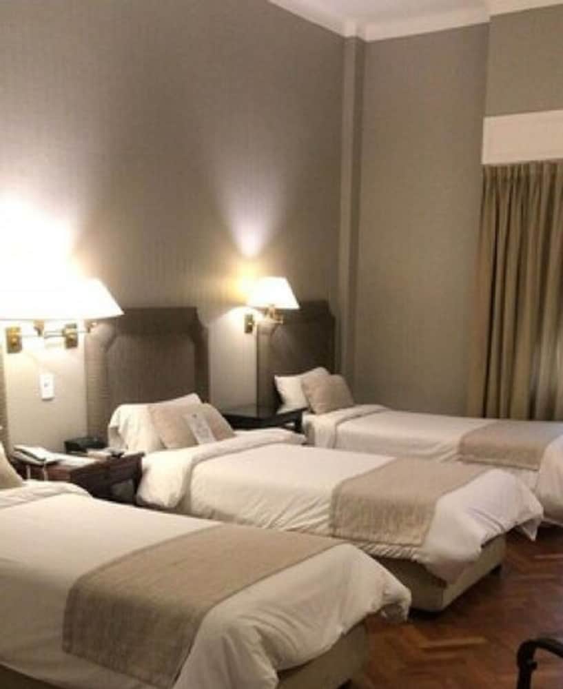 Triple Room, 3 Twin Beds photo 3