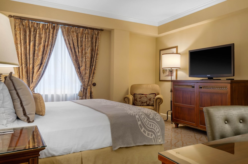 Premier Room, 1 King Bed, Jetted Tub - Photo 6