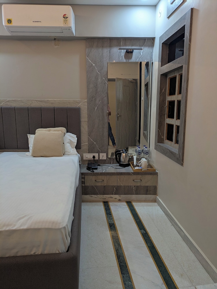 Deluxe Double Room, City View