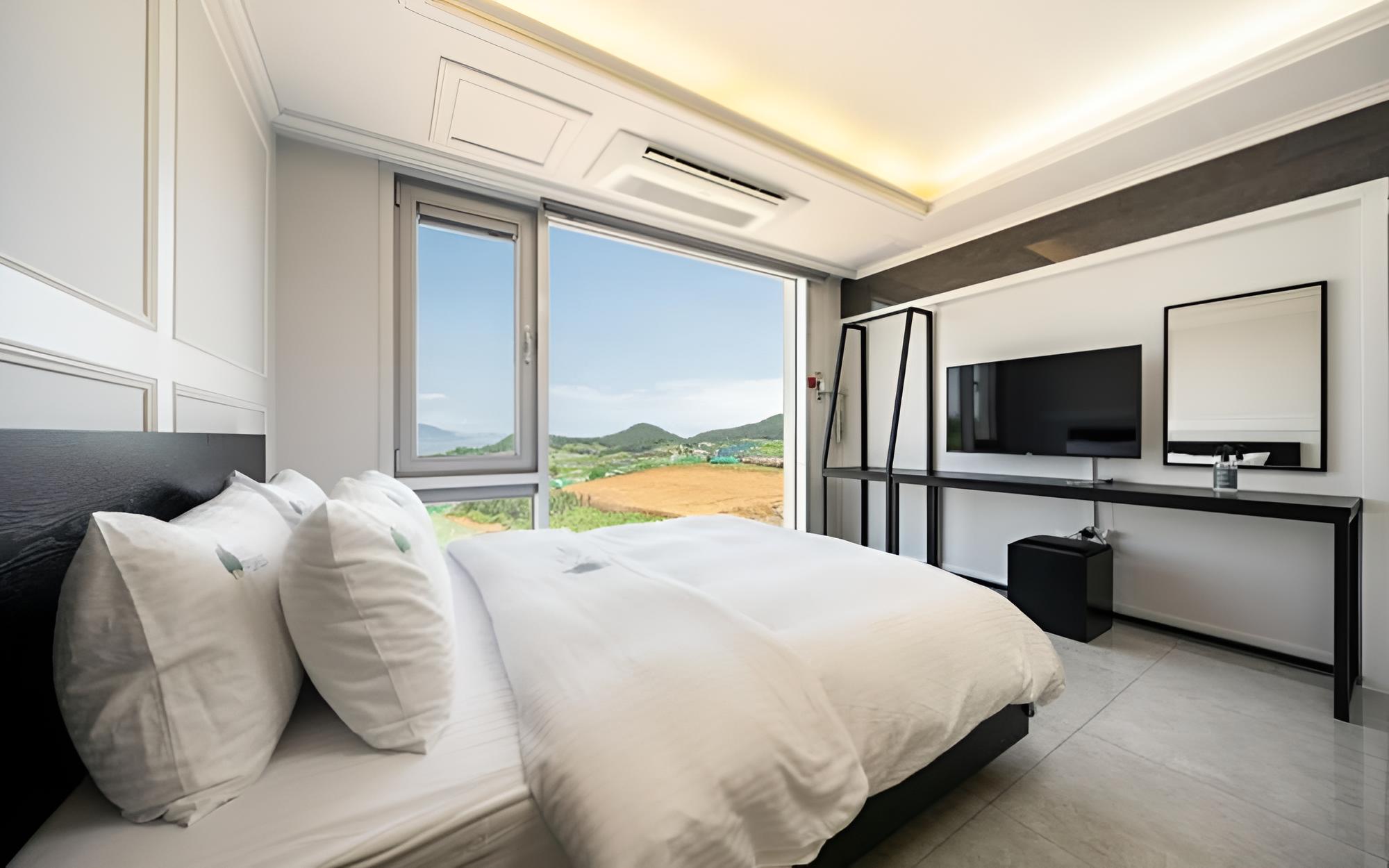 Room (Room 202 (Ocean View)) - Photo 5