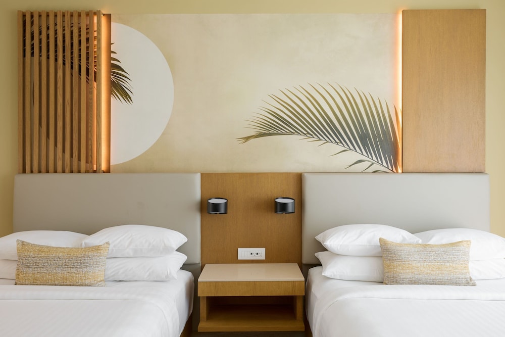 Room, 2 Double Beds, Ocean View (Balcony) - Photo 4