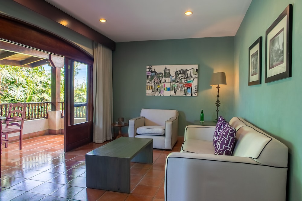 Grand Suite, 1 King Bed with Sofa bed, Balcony, Garden View - Photo 7