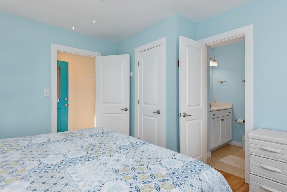 Condo, 2 Bedrooms