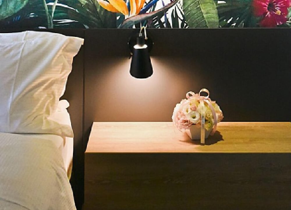 Signature Quadruple Room photo 3