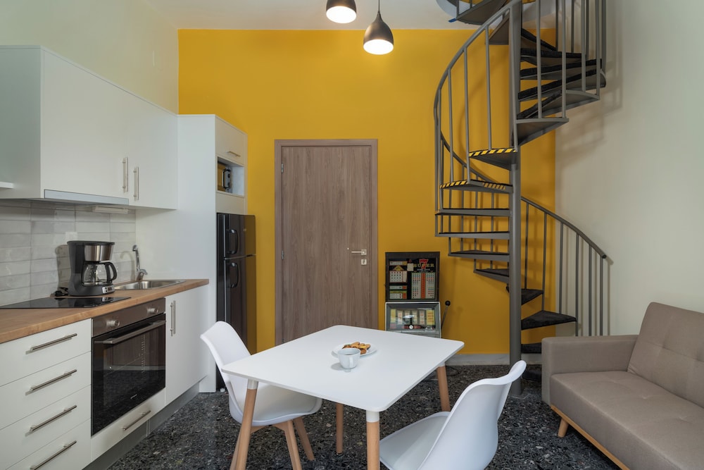 Metropolis Apartment, Balcony, Partial Sea View