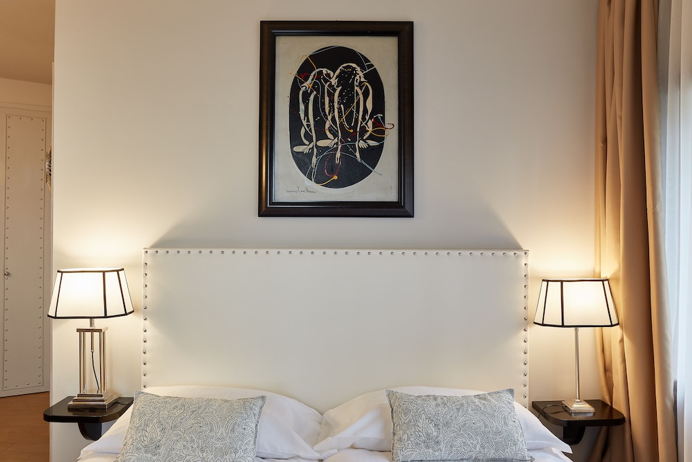 Deluxe Double or Twin Room, City View photo 3