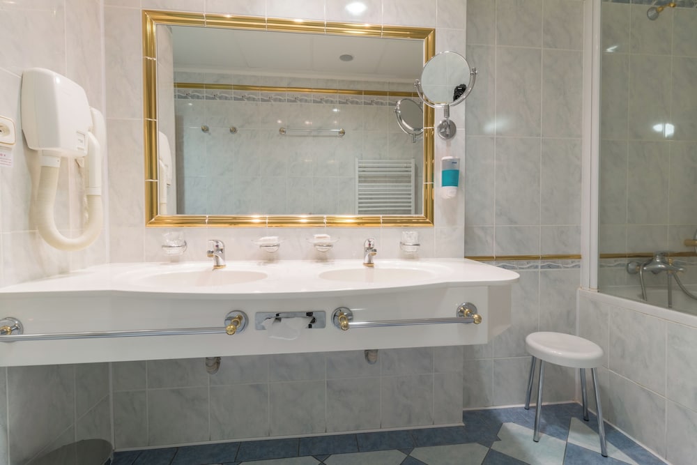 Standard Suite with Wellness and Fitness Access - Photo 5