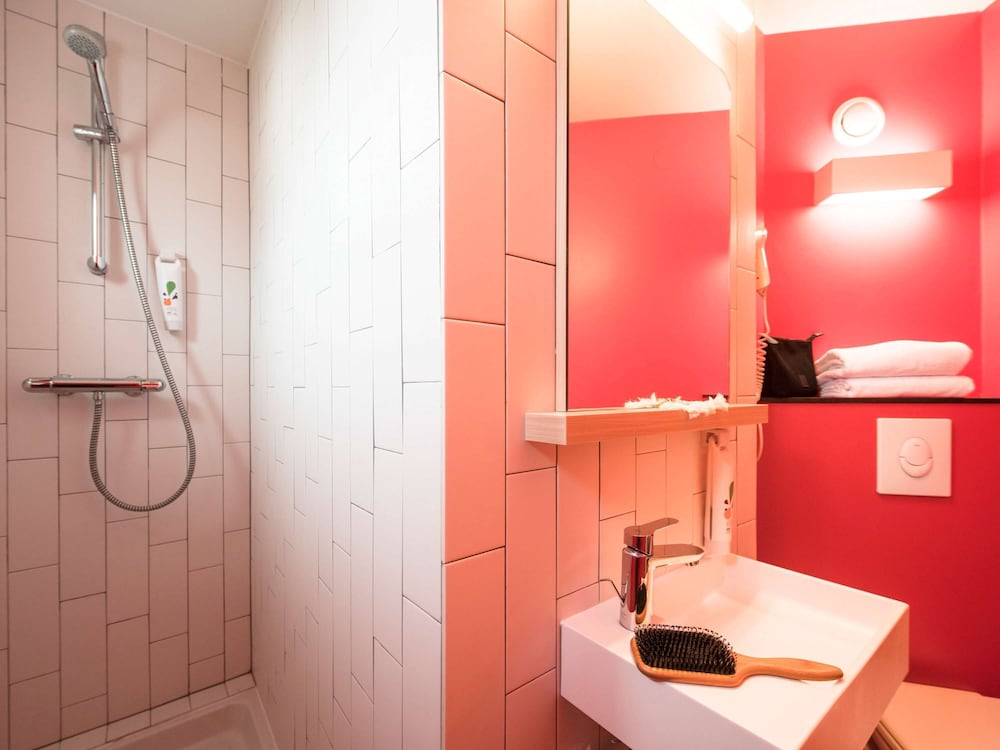 Standard Room - Photo 7