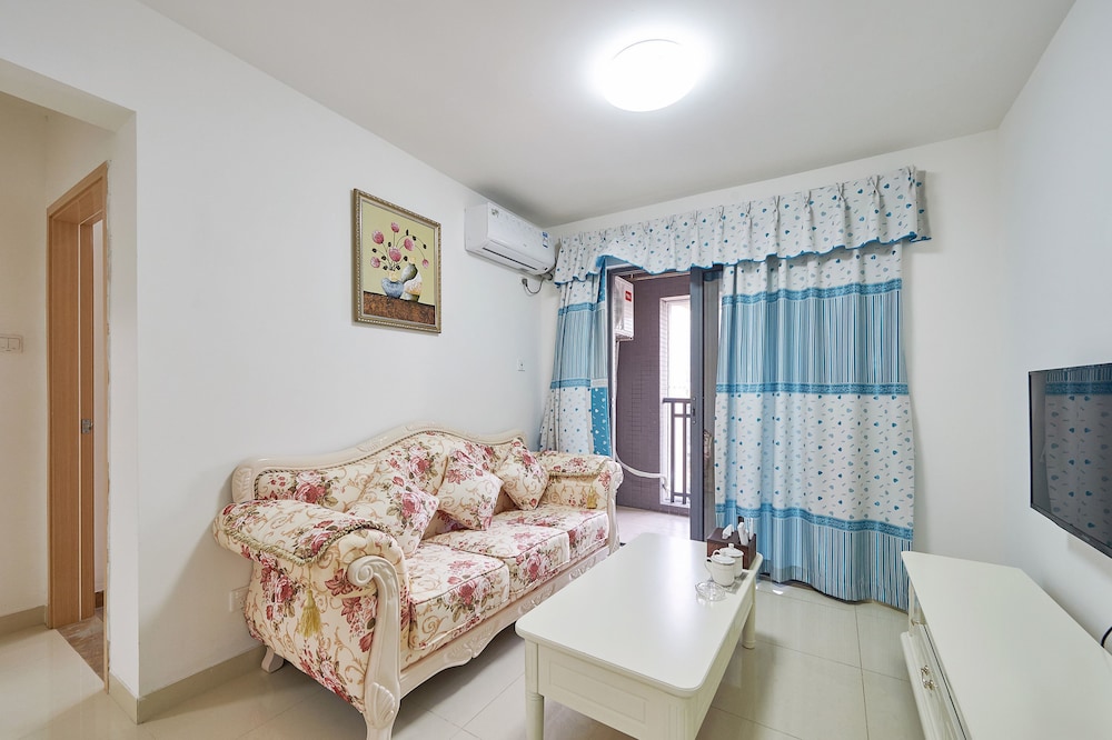 Deluxe Two-Bedroom Apartment