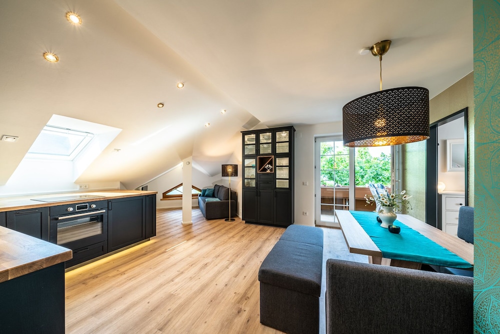 Premium Loft, Private Bathroom, Lake View (Loft Mit Traumausblick)