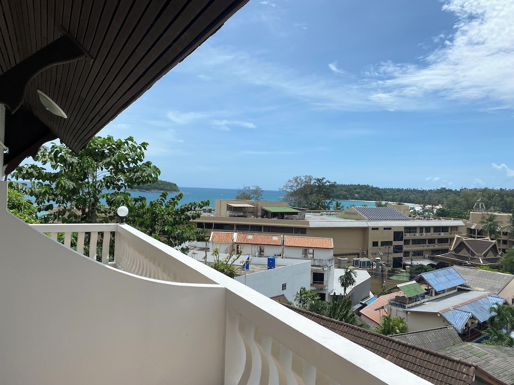 Family Triple Room with Pool and Sea View photo 2
