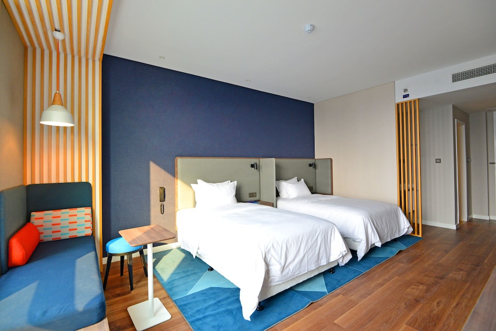 Standard Room, 2 Twin Beds - Photo 2
