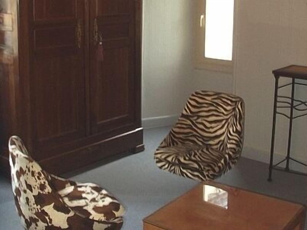 Room Suite photo 2
