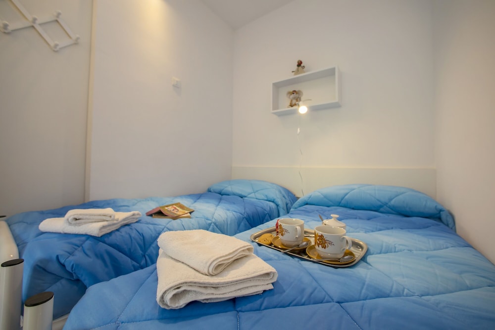 Family Apartment, Multiple Bedrooms, Lakeside (Riva Lago e Spiaggia Apartment)