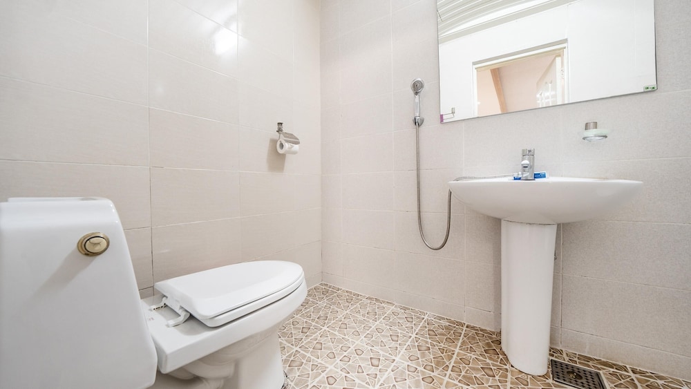 Basic Room, 3 Bedrooms (Pomalhauteu) photo 3