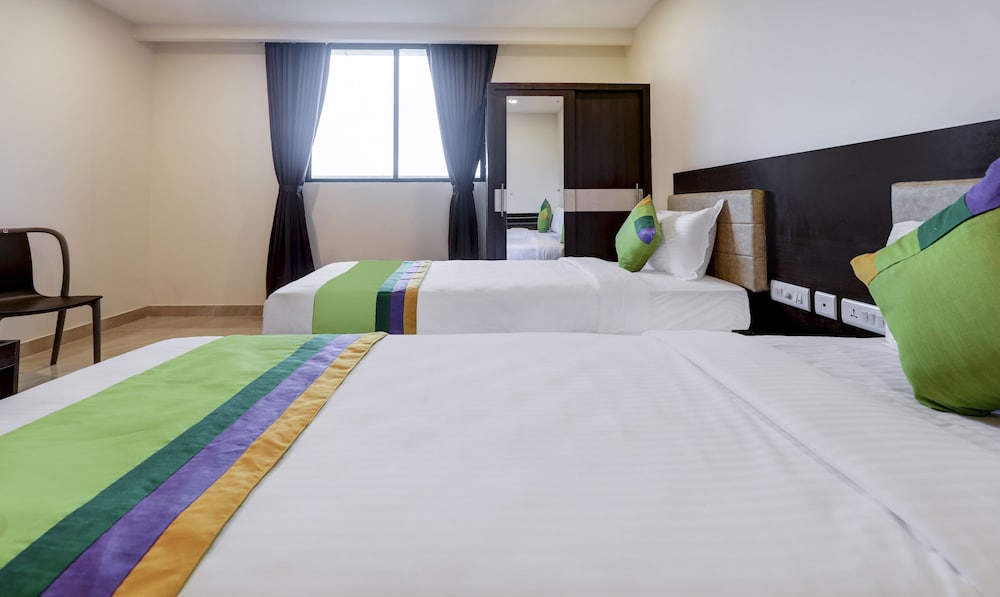 Standard Double or Twin Room - Photo 9