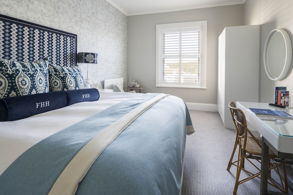 Double Room (Partial Estuary View) photo 1
