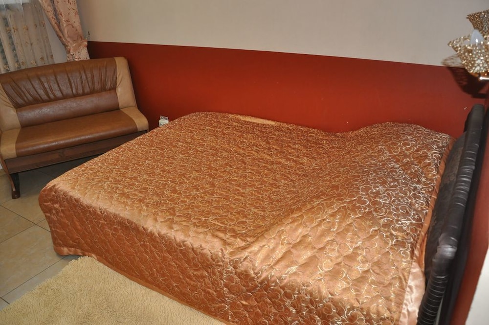 Economy Single Room, 1 Twin Bed, Shared Bathroom photo 3