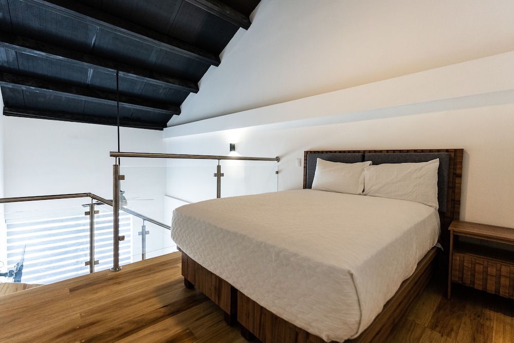 Luxury Loft, 2 Double Beds, Balcony - Photo 2