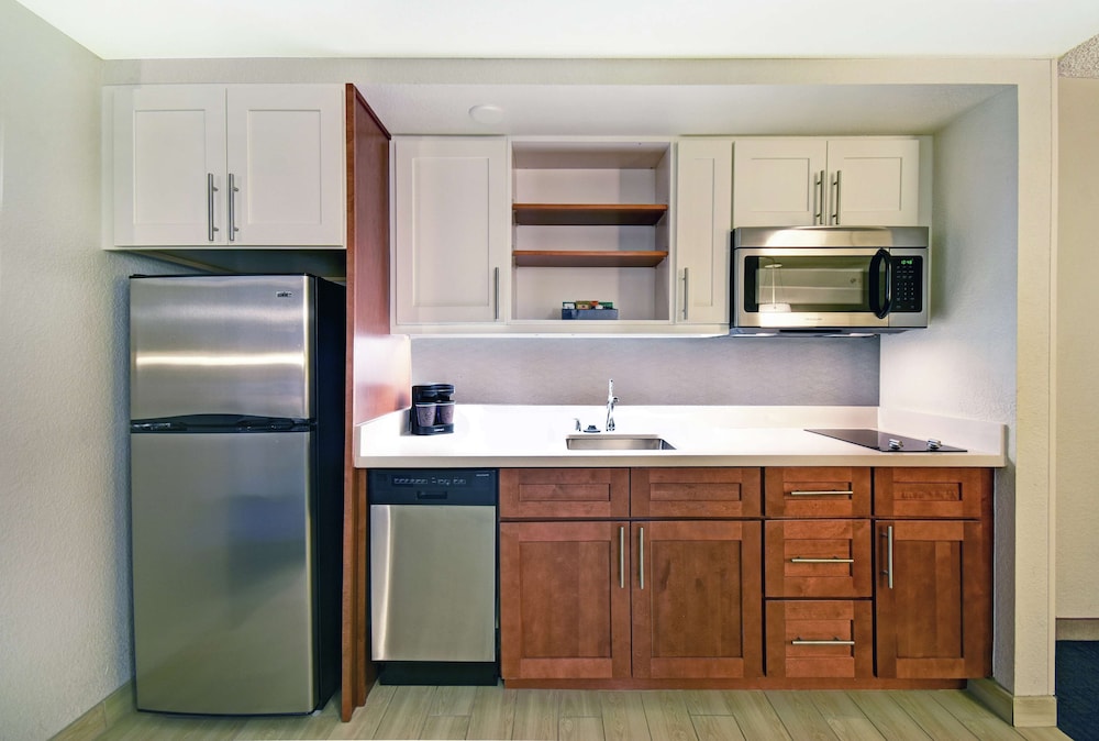 Suite, 1 Bedroom, Bay View (1 King Bed with Sofa Bed) - Photo 6