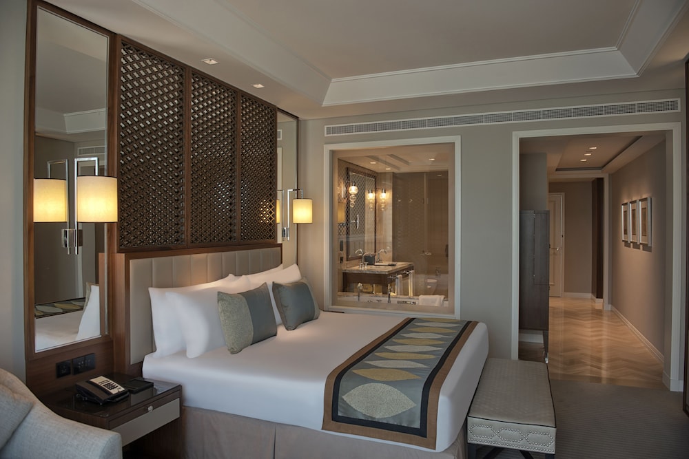 Junior Suite  City View with Club Lounge - Afternoon High Tea and Evening Cocktail Hours photo 2