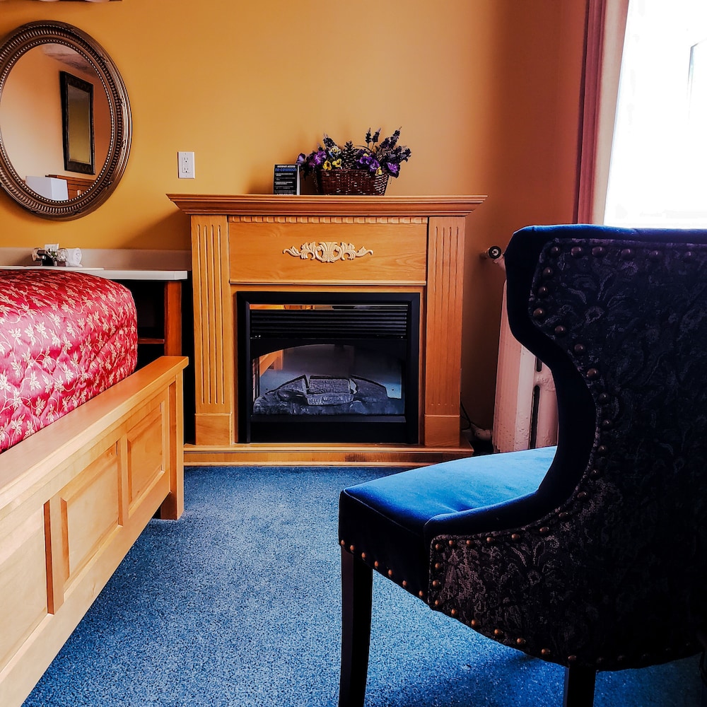 Traditional Room, 2 Queen Beds - Photo 3