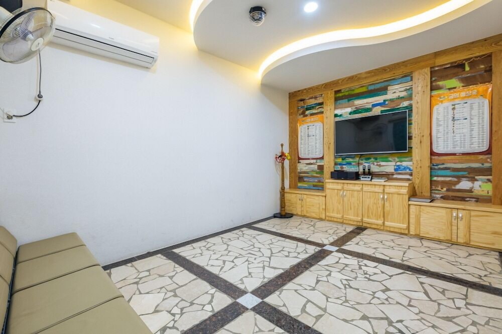 Room (Byulbit) - Photo 2