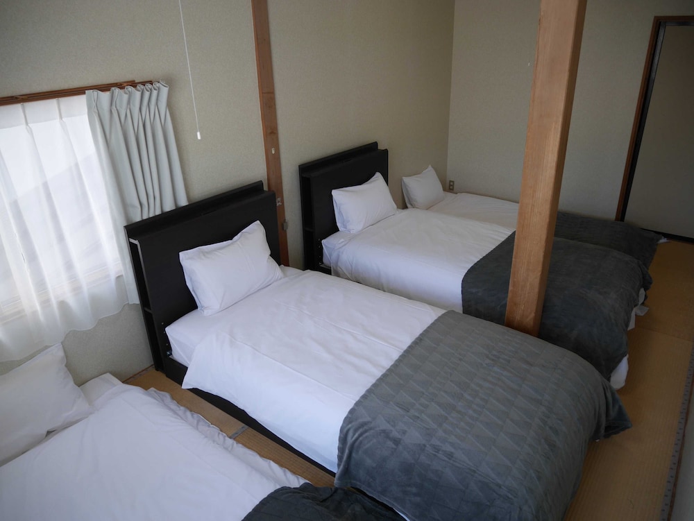 Twin Room for 4 Guests - Photo 3