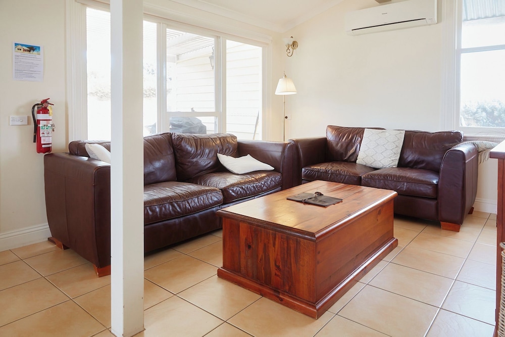Classic House, Mobility Accessible, Non Smoking photo 3