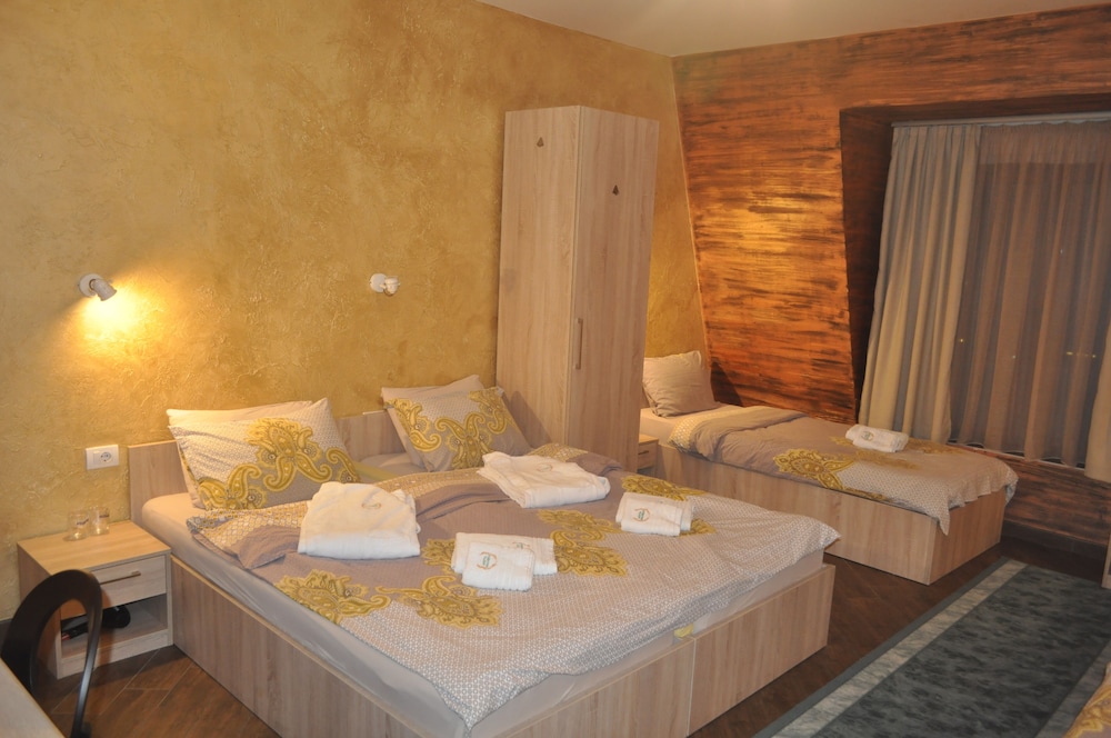 Family Room (2) photo 1
