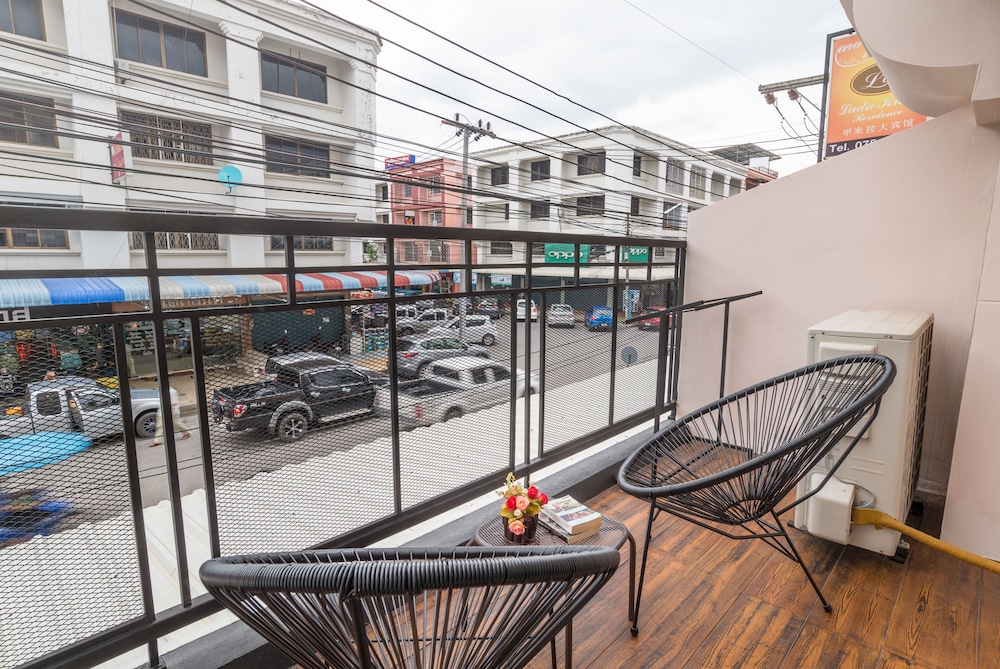 Superior Twin Room, Balcony photo 3
