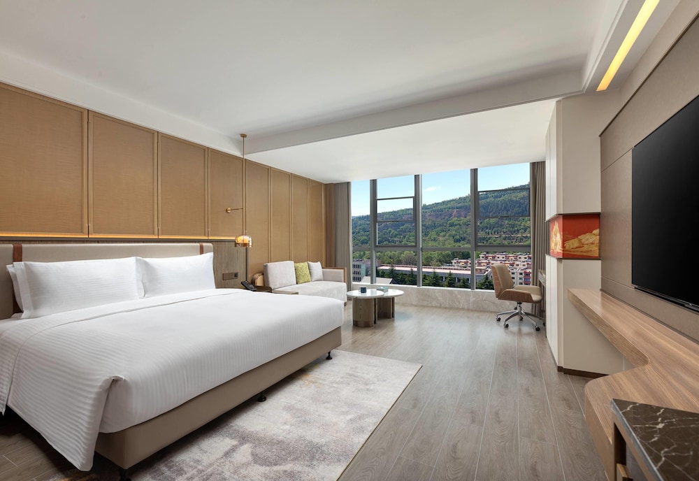 Deluxe Room, 1 King Bed, Non Smoking