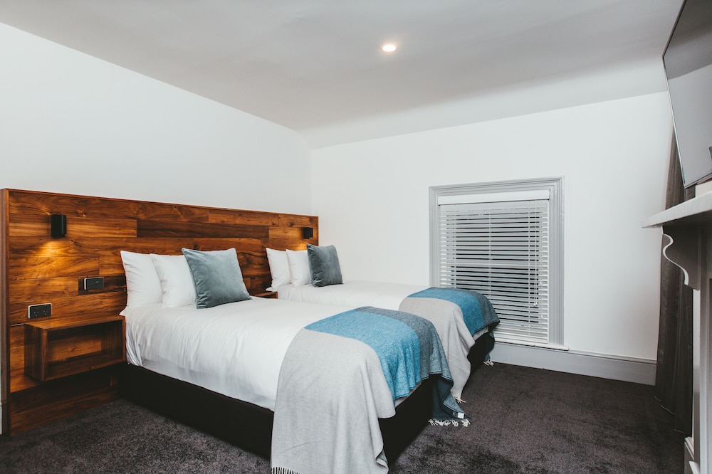 Deluxe Studio Suite, 2 Bedrooms