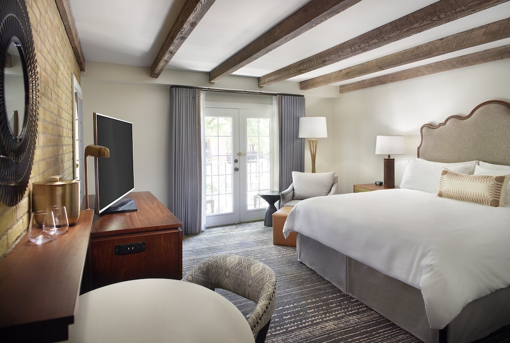 Premier Room, 1 King Bed, Balcony