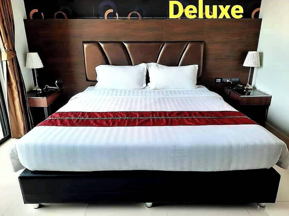 Deluxe Double Room, City View photo 1