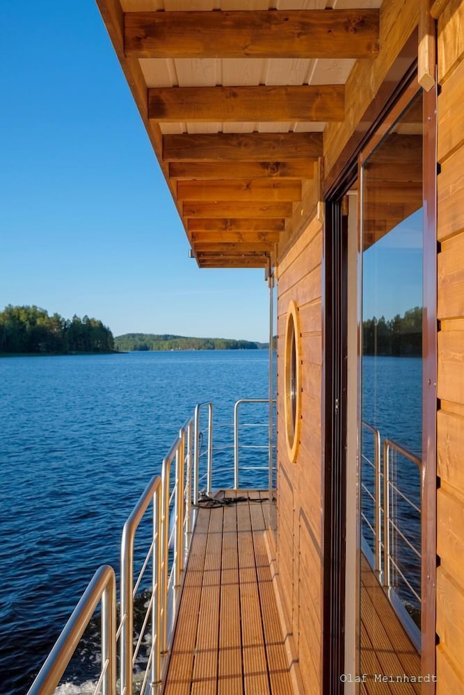 Classic Apartment, 1 Double Bed, Lake View, Lakeside photo 2