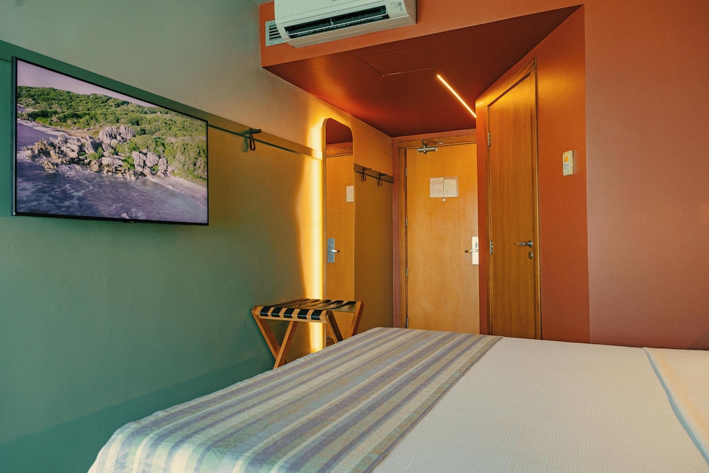 Standard Room 1 thumbnail 6