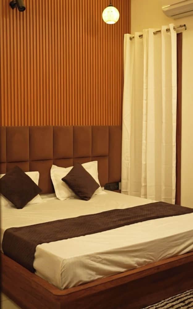 Luxury Double Room, Balcony, City View