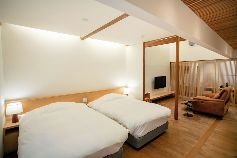 Standard Twin Room, City View, Annex Building photo 2