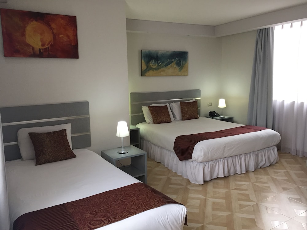 Triple Room, Multiple Beds, Private Bathroom photo 3
