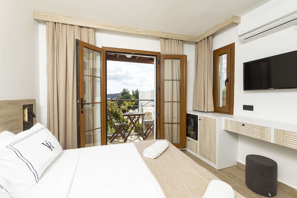 Deluxe Double Or Twin Room, Balcony, Sea View - Photo 7