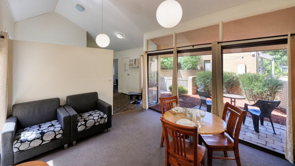 One Bedroom Apartment